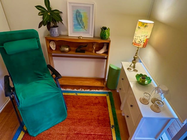 Nonie's Healing Room - A light-filled space with garden views